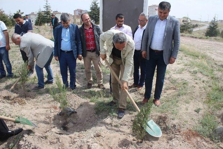 Tüm-iş Konfederasyonu İş Kazası Sonucu Ölen İşçinin Mezarını Ziyaret Etti G4