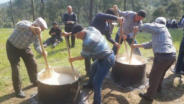 Karapınar Köyü 34. Geleneksel Dede Hayrı Yapıldı