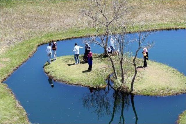 Bingöl'de Yüzen Adaya Yerli Turist Ilgisi 