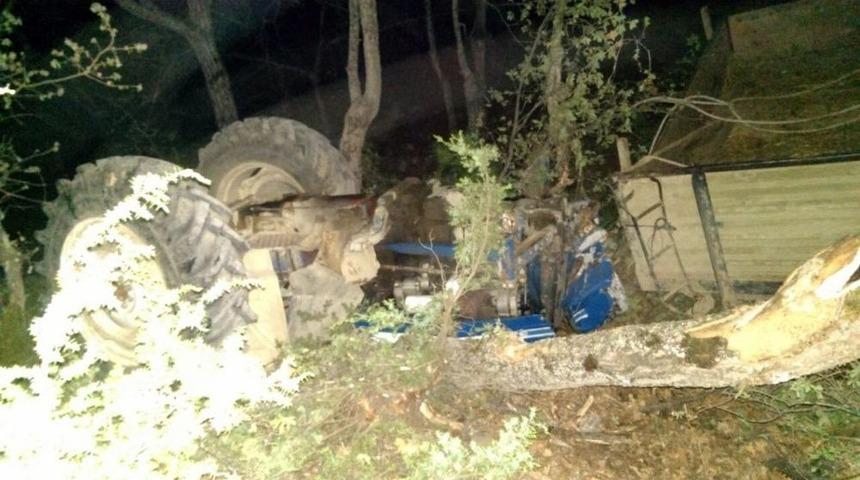 Kastamonu&rsquo;da Trakt&ouml;r U&ccedil;uruma Yuvarlandı: 1 Yaralı