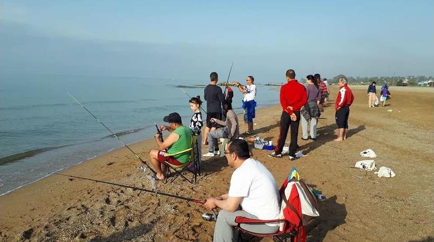 Balık Avı Kampında Coşkulu Gece