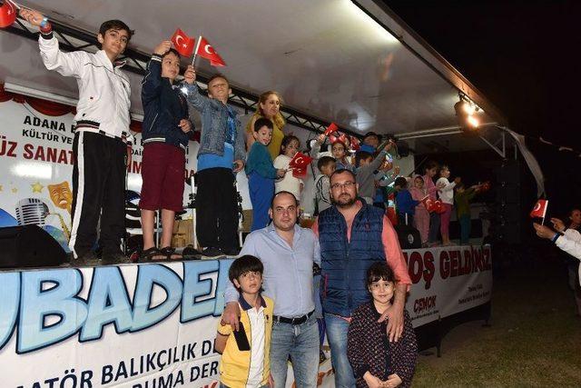 Balık Avı Kampında Coşkulu Gece