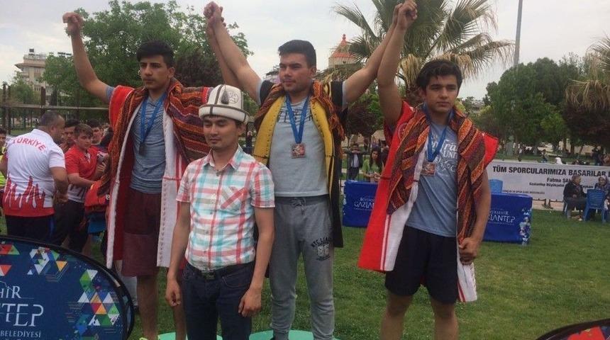 Minikler Ve Yıldızlar Aşırtmalı Aba G&uuml;reşi T&uuml;rkiye Şampiyonası Finali