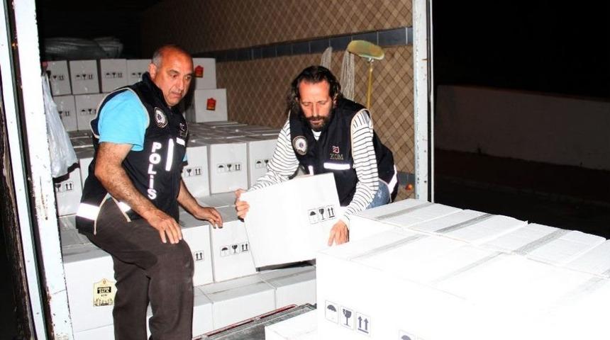 Antalya&rsquo;da 15 Bin Şişe Ka&ccedil;ak Ve Bandrols&uuml;z İ&ccedil;ki Ele Ge&ccedil;irildi