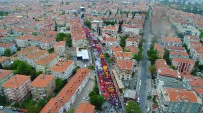 Bakırk&ouml;y&rsquo;de 1 Mayıs Kutlamalarına Giden Gruplar Havadan G&ouml;r&uuml;nt&uuml;lendi