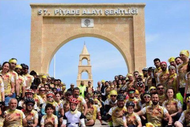 Çanakkale Şehitleri Için 250 Kilometre Pedal Çevirdiler