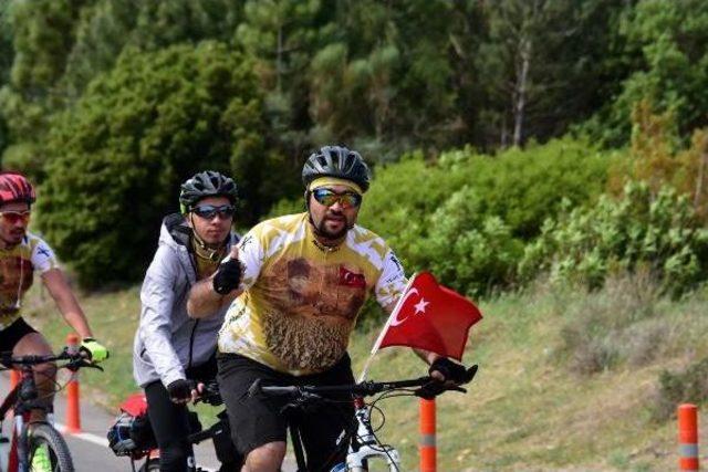 Çanakkale Şehitleri Için 250 Kilometre Pedal Çevirdiler