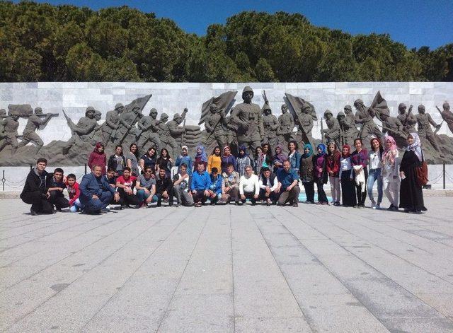 Malatya’nın 13 İlçesinden 34 Öğrenci Çanakkale Şehitliğini Gezdi