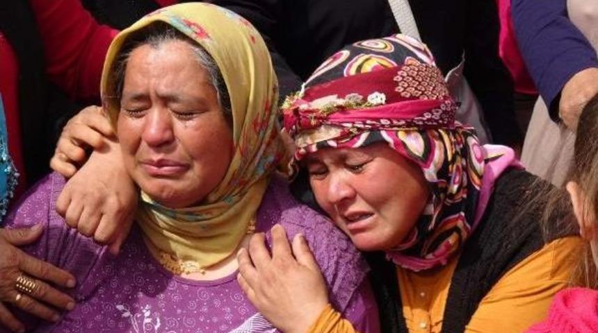 Denizde Boğulan 2 &Ccedil;ocuk Yan Yana Toprağa Verildi