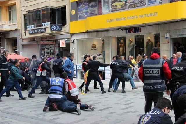 Taksim Meydanı’na Çıkmaya Çalışan Gruba Polis Müdahale Etti