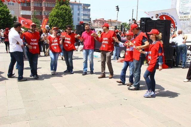 Edremit&rsquo;te 1 Mayıs Kutlandı 3