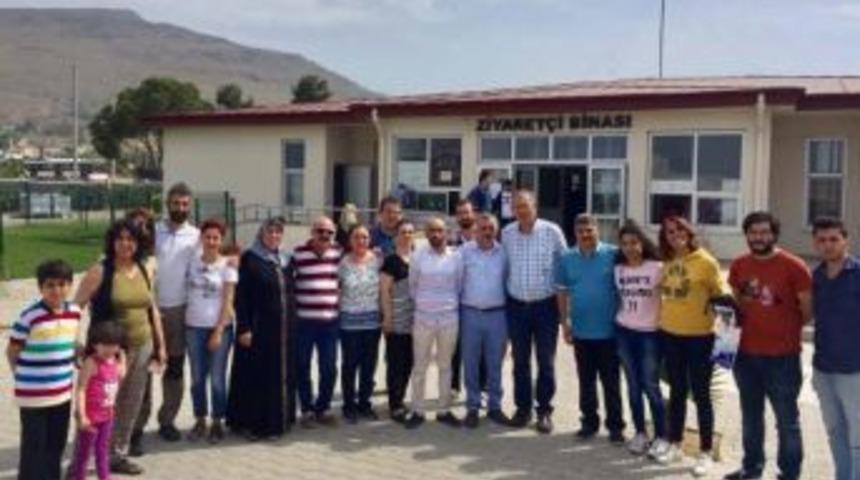 Chp'li Sertel: Silahla Poz Veren Tutuklanmıyor, Slogan Atan Tutuklanıyor