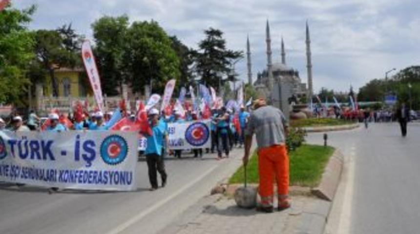 1 Mayıs&rsquo;ı S&uuml;p&uuml;rgesiyle Karşıladı