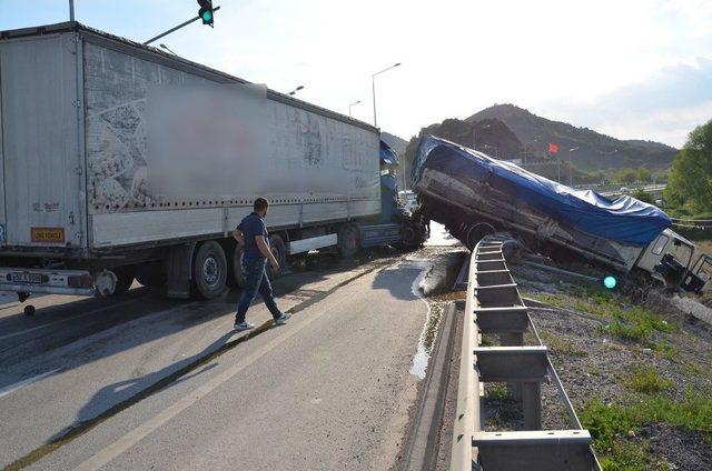 Osmancık&rsquo;ta Zincirleme Trafik Kazası 3