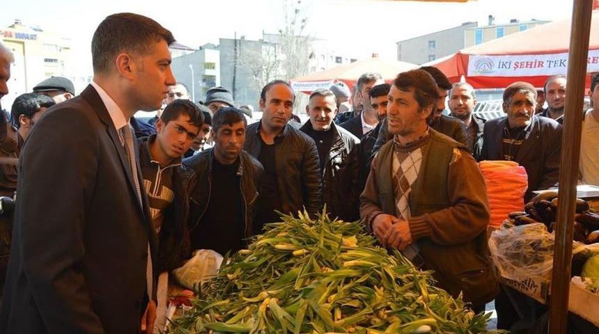 Başkan Vekili Akhan&rsquo;dan Pazar Esnafına Ziyaret