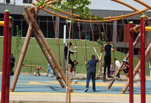 1 Mayıs &Ccedil;ocuklara Yaradı 2