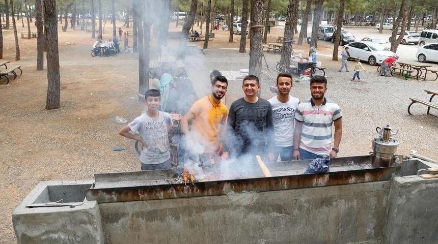 1 Mayıs D&uuml;l&uuml;k Tabiat Parkında Kutlandı