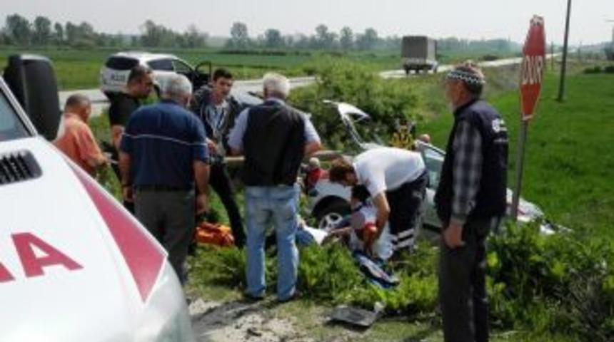 Tekirdağ&rsquo;da Otomobiller &Ccedil;arpıştı: 4 Yaralı