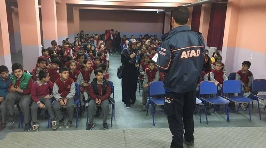 Afad&rsquo;ın Okullardaki Afet Bilinci Eğitimleri Devam Ediyor