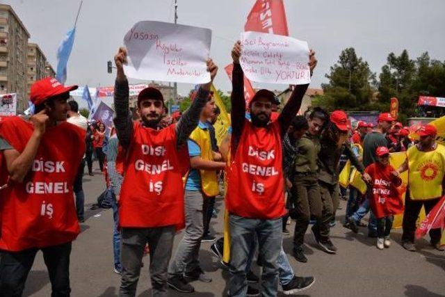 Diyarbakır da Olağan&uuml;st&uuml; &Ouml;nlemler Altında 1 Mayıs Kutlaması 1