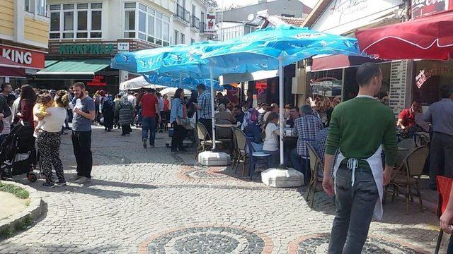 Sıcağın Altında Saatlerce Ciğer Beklediler 2