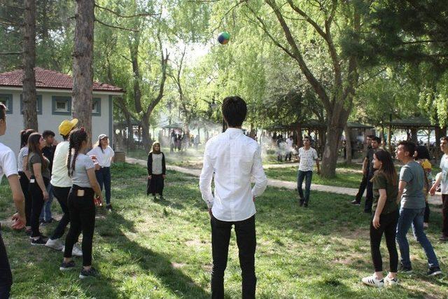 Tokat&rsquo;ta 1 Mayıs&rsquo;ta Piknik Alanları Doldu Taştı 3