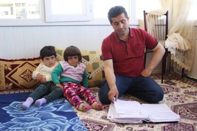 İki Kızının Konuşup, Y&uuml;r&uuml;mesini Istiyor 2