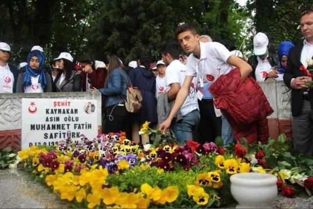 Mardinli Öğrenciler Şehit Kaymakamın Vasiyetini Gerçekleştirdi