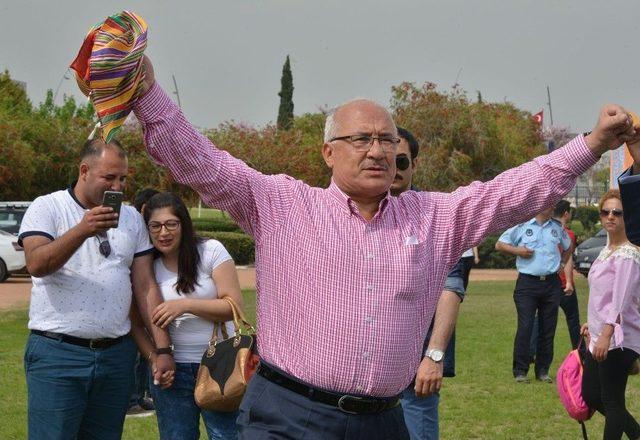 Mersin’de Belediye İşçileri 1 Mayıs’ı Piknik Havasında Kutladı