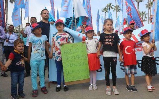 Mersin'de Sakin 1 Mayıs Kutlamaları