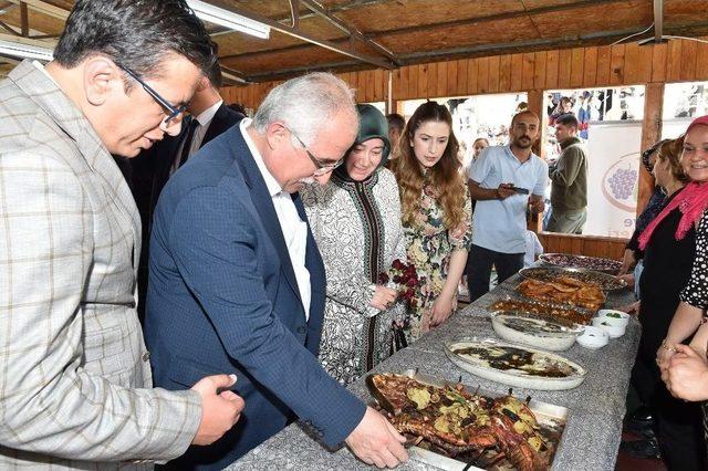 Vali Tuna Meyve Yemekleri Festivaline Katıldı