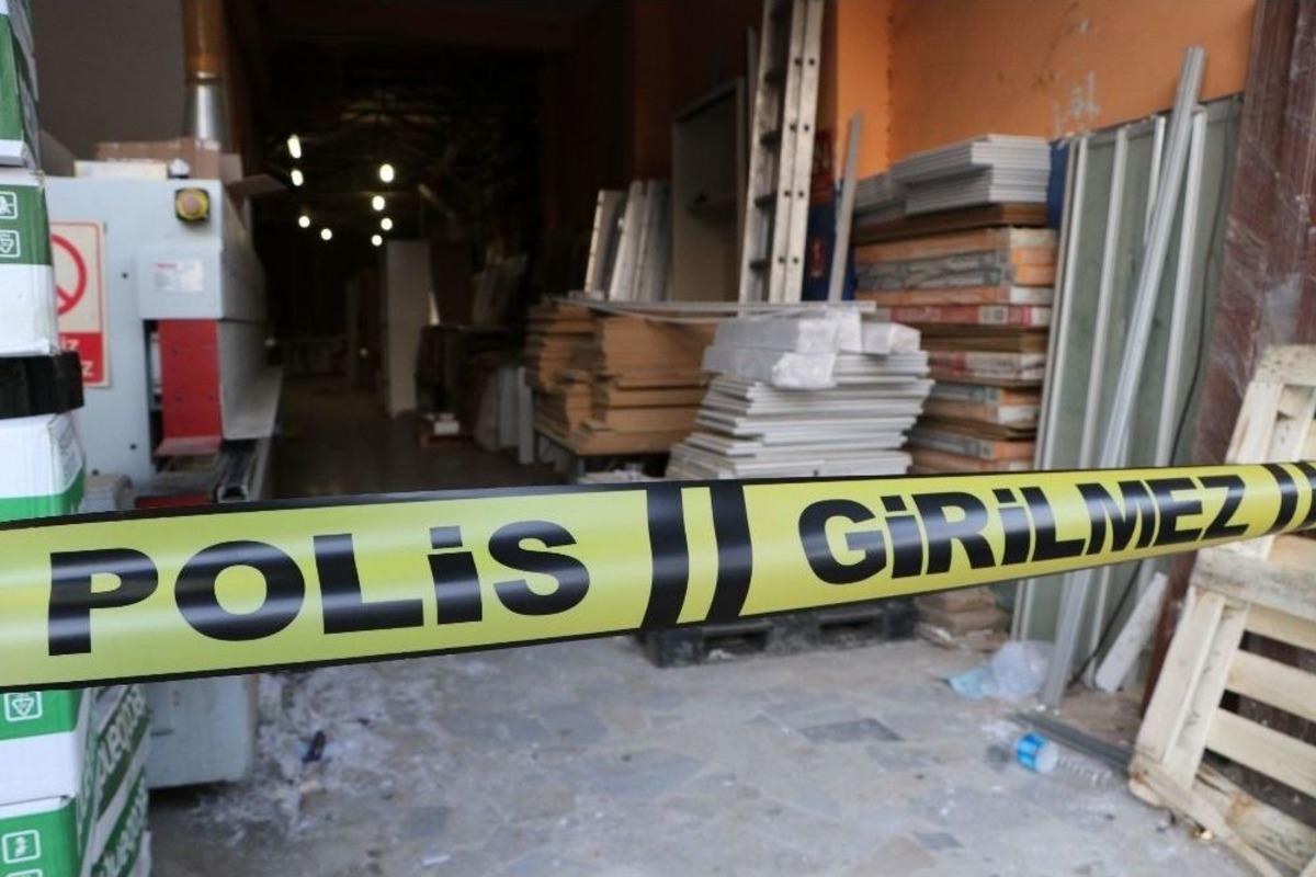 16 Yaşındaki İş&ccedil;i Asans&ouml;rde Sıkışarak Hayatını Kaybetti