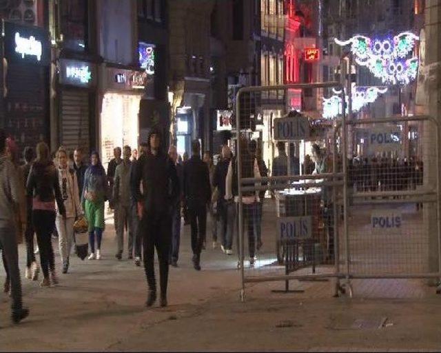 Taksim Meydanı Açıldı