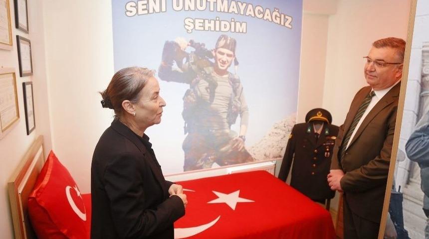 Kesimoğlu Ve Suavi Şehit Ailesini Ziyaret Etti