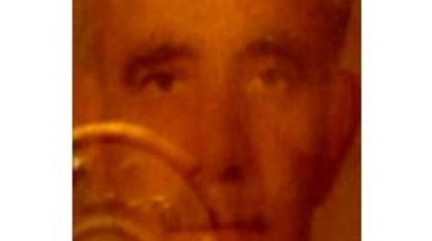 Balta Ile &Ouml;ld&uuml;r&uuml;l&uuml;p Ahıra G&ouml;m&uuml;ld&uuml;