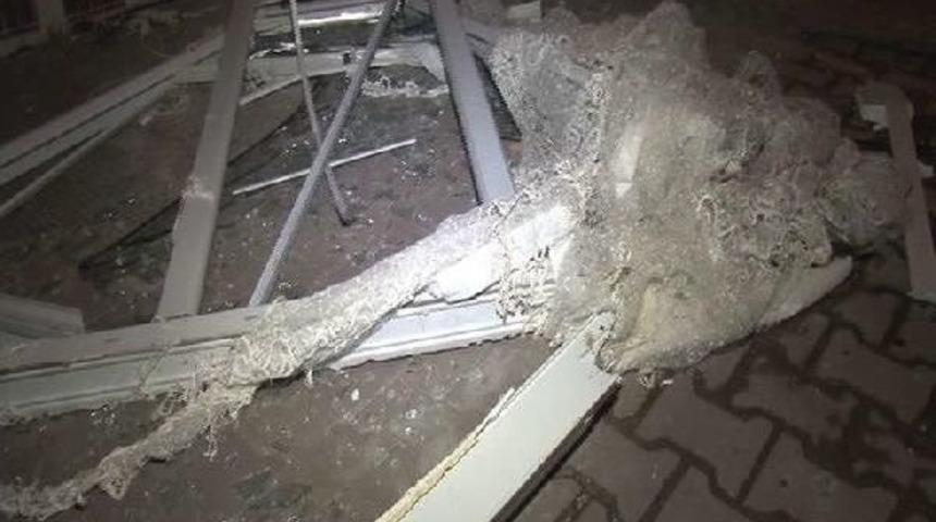Esenyurt'ta Apartman Dairesinde Patlama: 3 Yaralı(Geniş Haber)