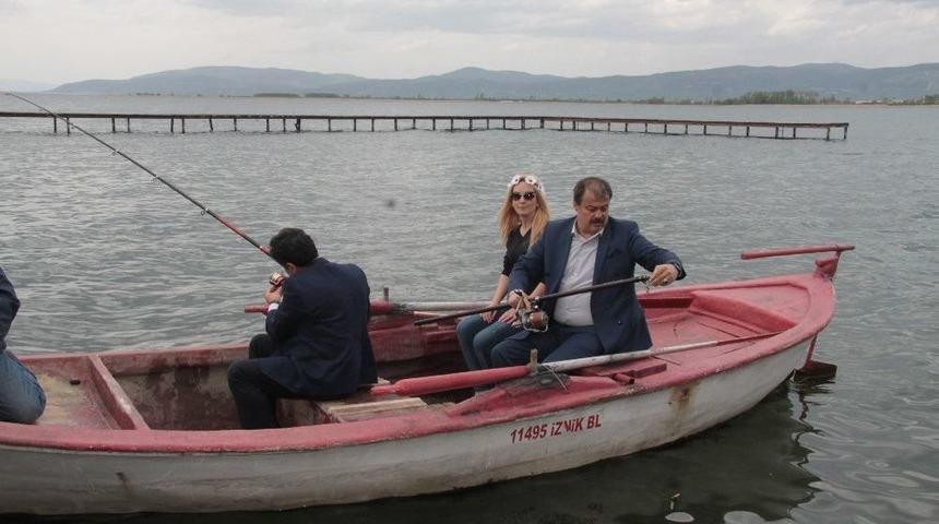 (&ouml;zel Haber) Turizmci Balık Avlıyor