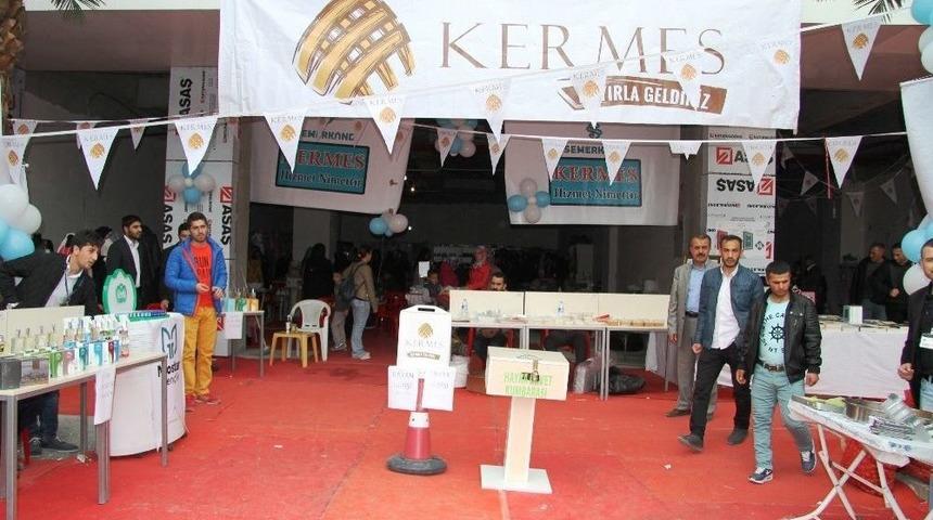 Dost Kapısı Derneği&rsquo;nden Fakir &Ouml;ğrenciler Yararına Kermes