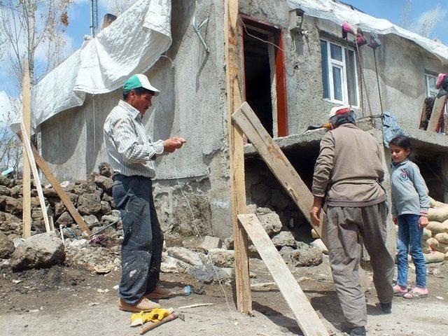 Kanser Hastası Kızın Dileğini Kaymakam Ve Belediye Başkan Vekili Yerine Getirdi