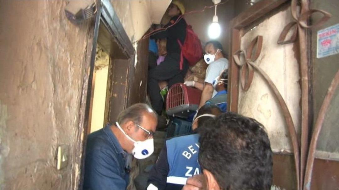 (&ouml;zel Haber) Beyoğlu&rsquo;nda K&ouml;t&uuml; Koku Yayan Eve Giren Zabıta Şaşkına D&ouml;nd&uuml;