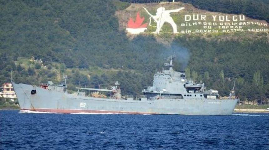 &Ccedil;anakkale Boğazı'ndan Rus &Ccedil;ıkarma Gemisi Ge&ccedil;ti