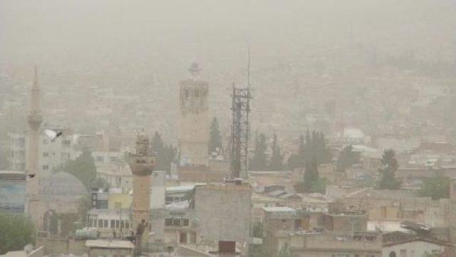 Şanlıurfa&rsquo;Yı Toz Bulutu Kapladı 2