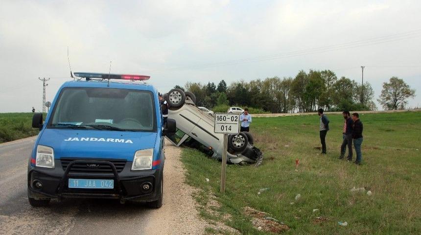 Takla Atan Otomobilin S&uuml;r&uuml;c&uuml;s&uuml; Yaralandı
