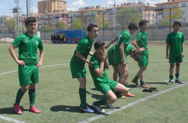 Küçük Futbolcuları Hüngür Hüngür Ağlatan Penaltılar