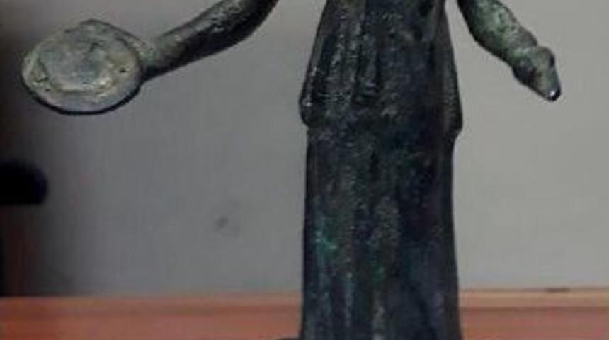 Yurtdışına Ka&ccedil;ırılmak Istenen Heykelcik Ele Ge&ccedil;irildi