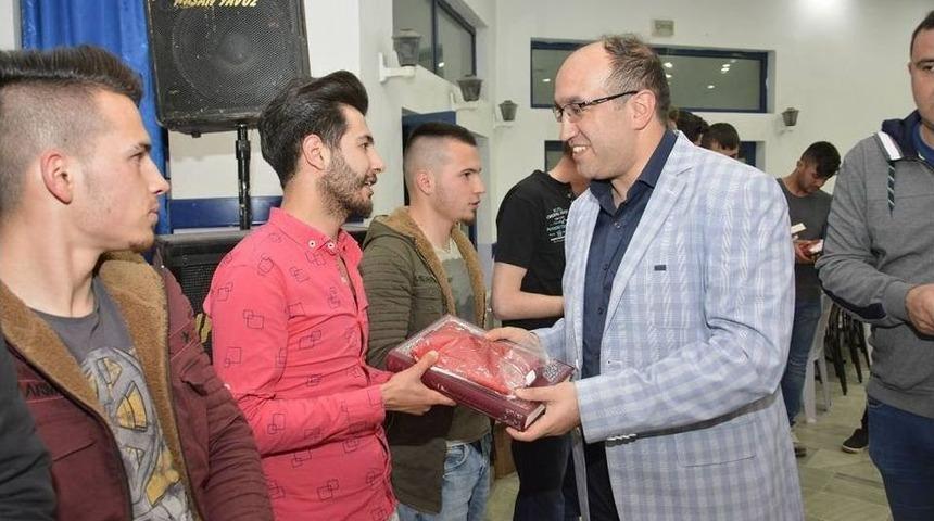 Sandıklı Belediyesi Asker Adaylarına Eğlence Tertip Etti