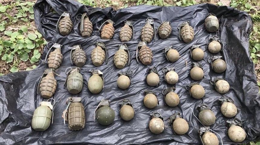 Bitlis&rsquo;te 38 Adet El Bombası Ele Ge&ccedil;irildi