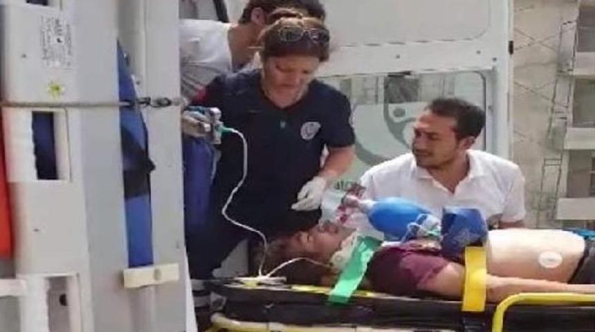 Balkondan Iple Sarkıttığı Kanepeyle Birlikte D&uuml;şerek &Ouml;ld&uuml;