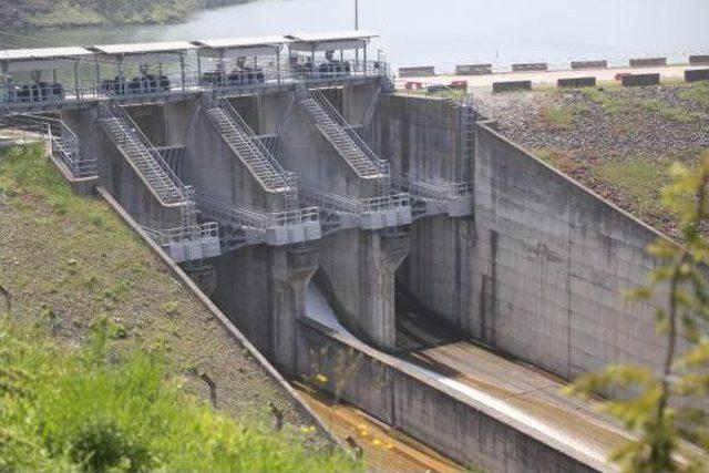 Yuvacık Barajı Dolunca Kapaklar Açıldı