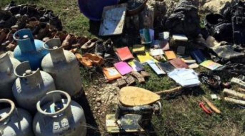 Eruh'ta Pkk'ya Ait Silah Ve Patlayıcılar Ele Ge&ccedil;irildi